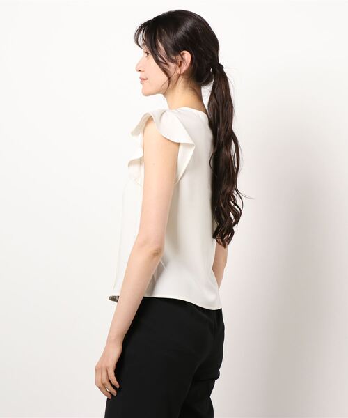 BE RADIANCE（ビーラディエンス）の「パール付きフリルブラウス（シャツ/ブラウス・レディース・オフホワイト/ピンク/ネイビー・FREE）」の7枚目の写真