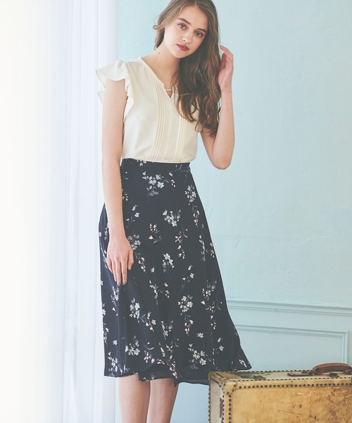 BE RADIANCE（ビーラディエンス）の「パール付きフリルブラウス（シャツ/ブラウス・レディース・オフホワイト/ピンク/ネイビー・FREE）」の12枚目の写真