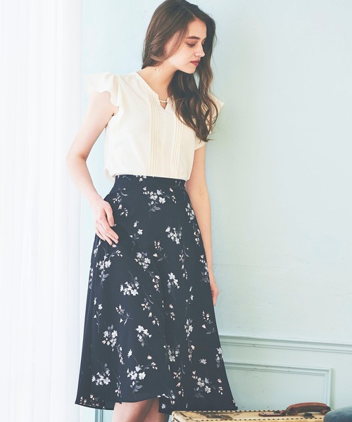 BE RADIANCE（ビーラディエンス）の「パール付きフリルブラウス（シャツ/ブラウス・レディース・オフホワイト/ピンク/ネイビー・FREE）」の14枚目の写真