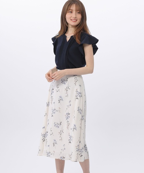 BE RADIANCE（ビーラディエンス）の「パール付きフリルブラウス（シャツ/ブラウス・レディース・オフホワイト/ピンク/ネイビー・FREE）」の4枚目の写真