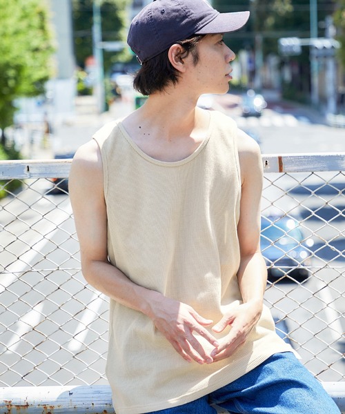 MONO-MART（モノマート）の「ワッフルレイヤードオーバーロングタンクトップ（タンクトップ・メンズ・ブラック/ベージュ/ネイビー/カーキ/アイボリー/ヘザーグレー/グリーン系その他/ブルー系その他/パープル系その他/チャコール・S/M/L）」の6枚目の写真