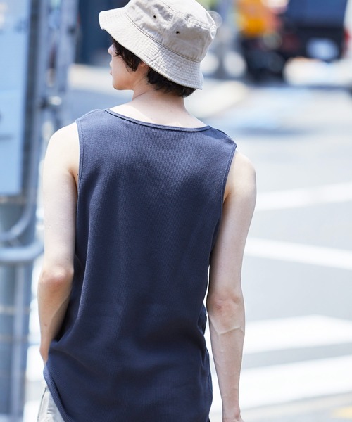 MONO-MART（モノマート）の「ワッフルレイヤードオーバーロングタンクトップ（タンクトップ・メンズ・ブラック/ベージュ/ネイビー/カーキ/アイボリー/ヘザーグレー/グリーン系その他/ブルー系その他/パープル系その他/チャコール・S/M/L）」の11枚目の写真