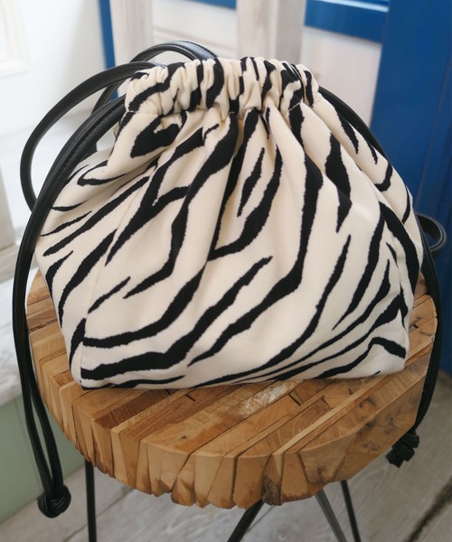 CORNERS（コーナーズ）の「ゼブラ柄巾着バッグ（ショルダーバッグ・レディース・ゼブラ・FREE）」の7枚目の写真