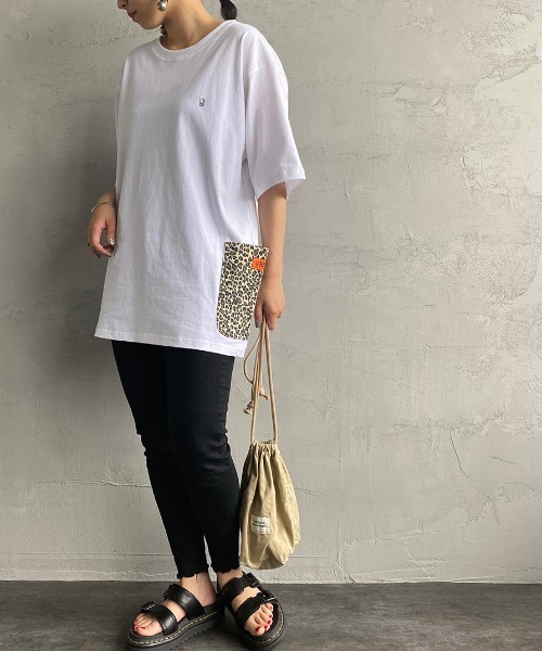 UNIVERSAL OVERALL（ユニバーサルオーバーオール）の「[UNIVERSAL OVERALL/ユニバーサルオーバーオール] 別注 カバーオールポケットＴシャツ（Tシャツ/カットソー・レディース・ホワイト系その他/ブラック系その他/ホワイト系その他2/サックスブルー系・S/M/L/XL）」の10枚目の写真