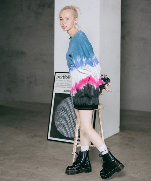 X-girl(エックスガール)の「TIE-DYE CREW KNIT TOP(ニット/セーター・レディース・ライトブルー/ブラック/オレンジ・ONE SIZE)」の14枚目の写真