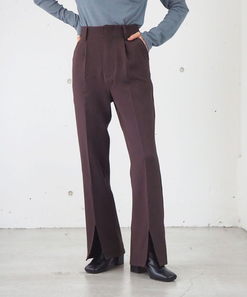 tiptop（ティップトップ）の「【2サイズ展開】フロントスリットセミフレアスラックス【web限定アイテム・セットアップ対応】（スラックス・レディース・ブラック/ブラウン/グリーン/アイボリー/グリーン系その他/ダークブラウン・S/M）」の3枚目の写真