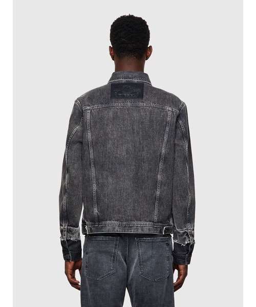 DIESEL ブラックデニムジャケット DIESEL（ディーゼル）の「レディース デニム スリム トラッカー