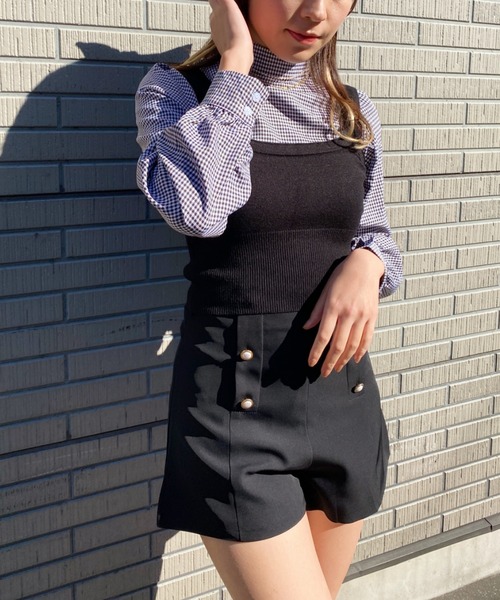 Loueme(ルエム)の「ゴールドボタンハイウエストショートパンツ(その他パンツ・レディース・ブラック/ベージュ/アイボリー・M)」の13枚目の写真
