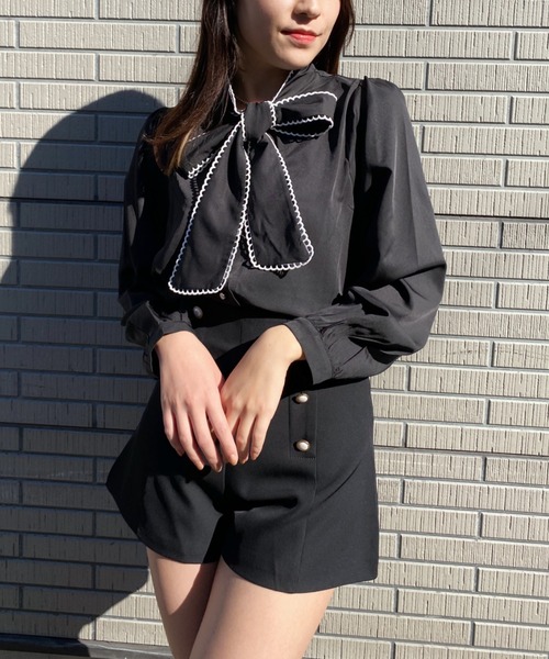 Loueme(ルエム)の「ゴールドボタンハイウエストショートパンツ(その他パンツ・レディース・ブラック/ベージュ/アイボリー・M)」の10枚目の写真