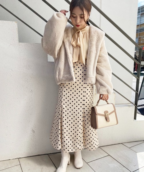 one after another NICE CLAUP(ワンアフターアナザーナイスクラップ)の「ふわっと軽い、着心地最高なフェイクファーコート(その他アウター・レディース・ベージュ/ブラウン/オフホワイト/ミント・FREE)」の8枚目の写真