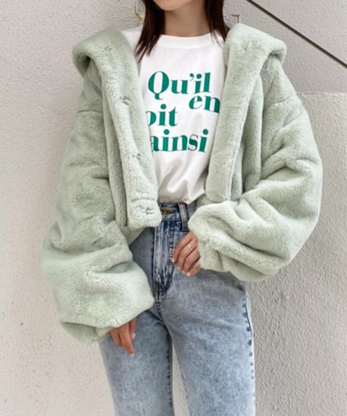 one after another NICE CLAUP(ワンアフターアナザーナイスクラップ)の「ふわっと軽い、着心地最高なフェイクファーコート(その他アウター・レディース・ベージュ/ブラウン/オフホワイト/ミント・FREE)」の13枚目の写真