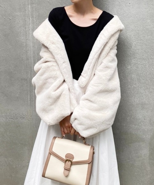 one after another NICE CLAUP(ワンアフターアナザーナイスクラップ)の「ふわっと軽い、着心地最高なフェイクファーコート(その他アウター・レディース・ベージュ/ブラウン/オフホワイト/ミント・FREE)」の11枚目の写真