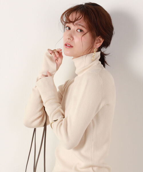 Rie Miller（リエミラー）の「リブタートルネックニット（ニット/セーター・レディース・ブラック/ベビーピンク/アイボリー/グレー・38）」の6枚目の写真