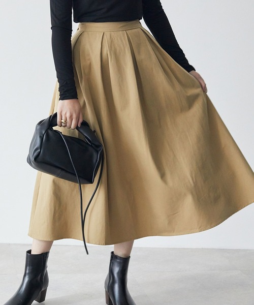 ECRIRE（エクリール）の「タックフレアSK（スカート・レディース・キャメル/ブラック/ベージュ・M）」の11枚目の写真