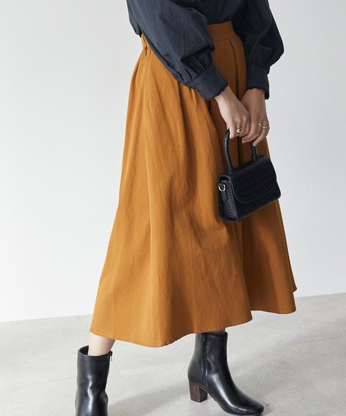 ECRIRE（エクリール）の「タックフレアSK（スカート・レディース・キャメル/ブラック/ベージュ・M）」の12枚目の写真