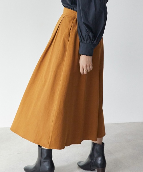 ECRIRE（エクリール）の「タックフレアSK（スカート・レディース・キャメル/ブラック/ベージュ・M）」の14枚目の写真