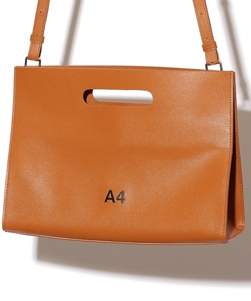 NaNa-NaNa（ナナナナ）の「nana-nana/ナナナナ A4 RECYCLED LEATHER ショルダーバッグ リサイクルレザー（ショルダーバッグ・レディース・ブラック/キャメル・ONE SIZE）」の5枚目の写真