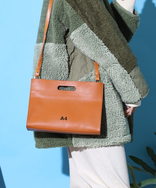 NaNa-NaNa（ナナナナ）の「nana-nana/ナナナナ A4 RECYCLED LEATHER ショルダーバッグ リサイクルレザー（ショルダーバッグ・レディース・ブラック/キャメル・ONE SIZE）」の9枚目の写真