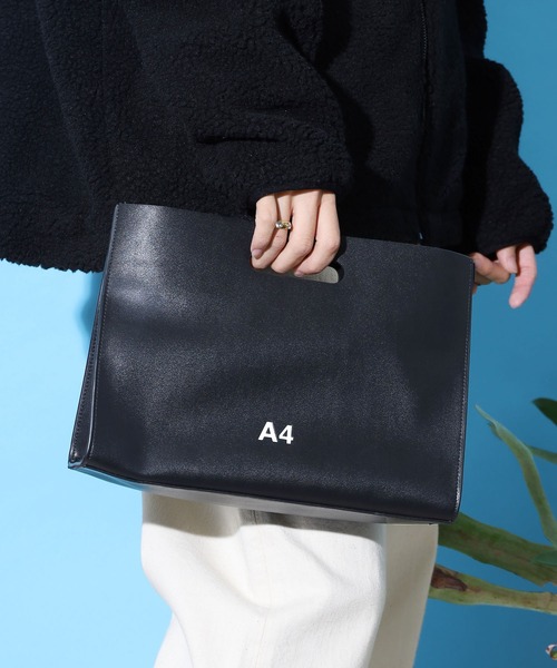 NaNa-NaNa（ナナナナ）の「nana-nana/ナナナナ A4 RECYCLED LEATHER ショルダーバッグ リサイクルレザー（ショルダーバッグ・レディース・ブラック/キャメル・ONE SIZE）」の11枚目の写真