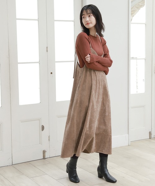 LAKOLE(ラコレ)の「ストレッチベロアキャミワンピース / 229324(ワンピース・レディース・ブラック/キャメル/グレイッシュベージュ・SMALL/MEDIUM)」の11枚目の写真