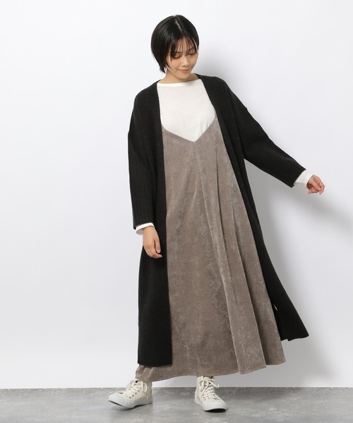 LAKOLE(ラコレ)の「ストレッチベロアキャミワンピース / 229324(ワンピース・レディース・ブラック/キャメル/グレイッシュベージュ・SMALL/MEDIUM)」の20枚目の写真