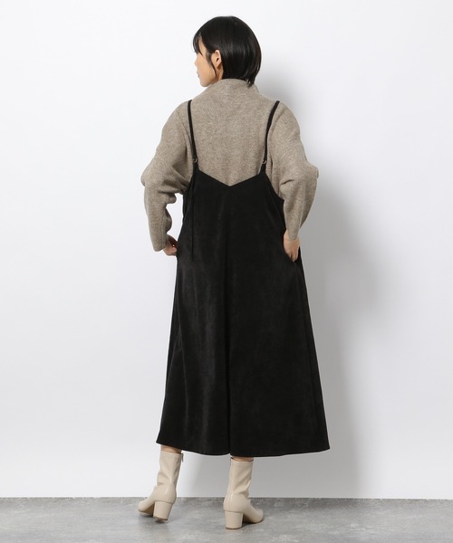 LAKOLE(ラコレ)の「ストレッチベロアキャミワンピース / 229324(ワンピース・レディース・ブラック/キャメル/グレイッシュベージュ・SMALL/MEDIUM)」の17枚目の写真