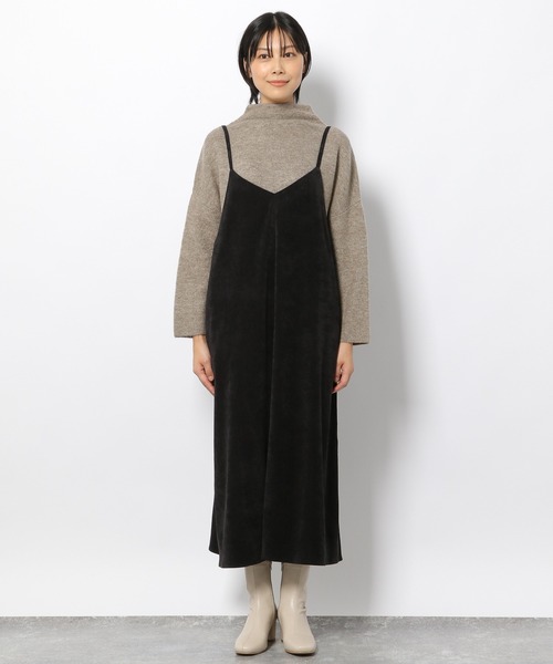 LAKOLE(ラコレ)の「ストレッチベロアキャミワンピース / 229324(ワンピース・レディース・ブラック/キャメル/グレイッシュベージュ・SMALL/MEDIUM)」の13枚目の写真