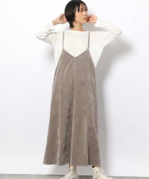 LAKOLE(ラコレ)の「ストレッチベロアキャミワンピース / 229324(ワンピース・レディース・ブラック/キャメル/グレイッシュベージュ・SMALL/MEDIUM)」の16枚目の写真