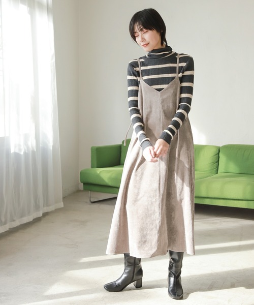 LAKOLE(ラコレ)の「ストレッチベロアキャミワンピース / 229324(ワンピース・レディース・ブラック/キャメル/グレイッシュベージュ・SMALL/MEDIUM)」の8枚目の写真