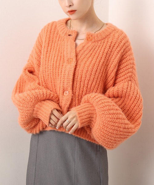 one after another NICE CLAUP(ワンアフターアナザーナイスクラップ)の「前後2wayクルーネックカーディガン(カーディガン/ボレロ・レディース・オレンジ/ピンク/オフホワイト/ブラウン・FREE)」の4枚目の写真