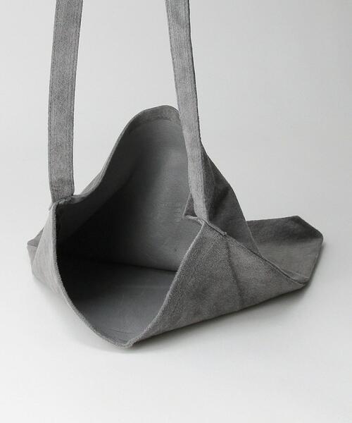UNITED ARROWS & SONS（ユナイテッドアローズアンドサンズ）の「＜Hender Scheme(エンダー スキーマ)＞ pig shoulder big/ショルダーバッグ■■■（その他・メンズ・ライトグレー/ベージュ/オリーブ/ダークグレー・FREE）」の10枚目の写真