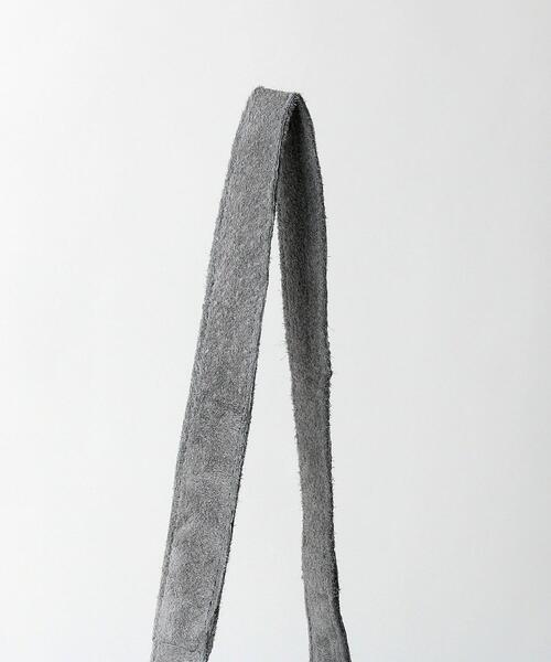 UNITED ARROWS & SONS（ユナイテッドアローズアンドサンズ）の「＜Hender Scheme(エンダー スキーマ)＞ pig shoulder big/ショルダーバッグ■■■（その他・メンズ・ライトグレー/ベージュ/オリーブ/ダークグレー・FREE）」の7枚目の写真