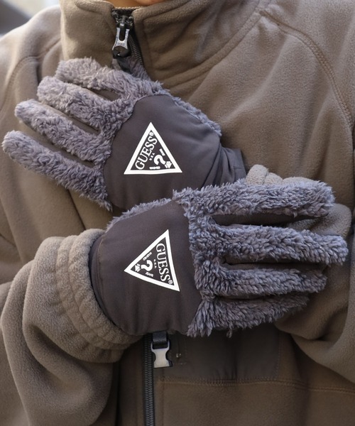 Guess（ゲス）の「GUESS/ゲス Gloves Triangle 手袋 グローブ タッチパネル対応（手袋・メンズ・ブラック/グレー・S/M）」の6枚目の写真