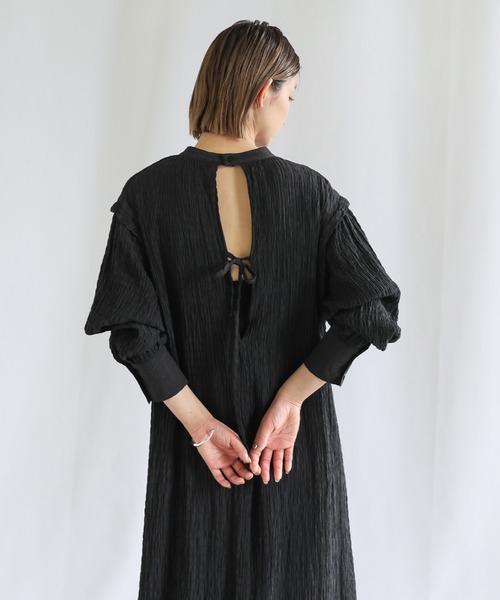 select MOCA（セレクトモカ）の「バックリボンクリンクルロングワンピース（ワンピース・レディース・ブラック/グリーン/アイボリー・FREE）」の15枚目の写真