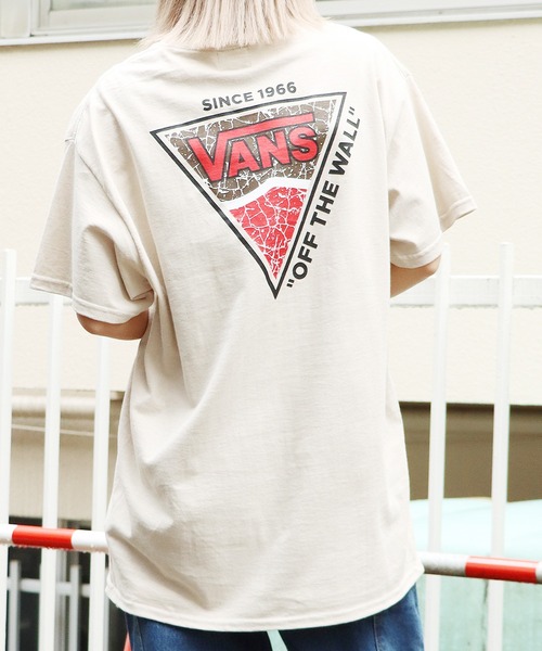 VANS（バンズ）の「VANS/ヴァンズ M TRIANGLE LOGO TEE  トライアングルロゴTシャツ 半袖（Tシャツ/カットソー・メンズ・ホワイト/ブラック/ベージュ・M/L/XL）」の3枚目の写真