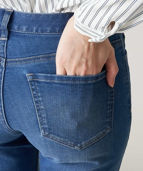 OFUON le MK(オフオンルエムケー)の「【洗濯機で洗える】ストレッチデニムパンツ(デニムパンツ・レディース・ライトグレー/ブルー・40/38/36)」の6枚目の写真