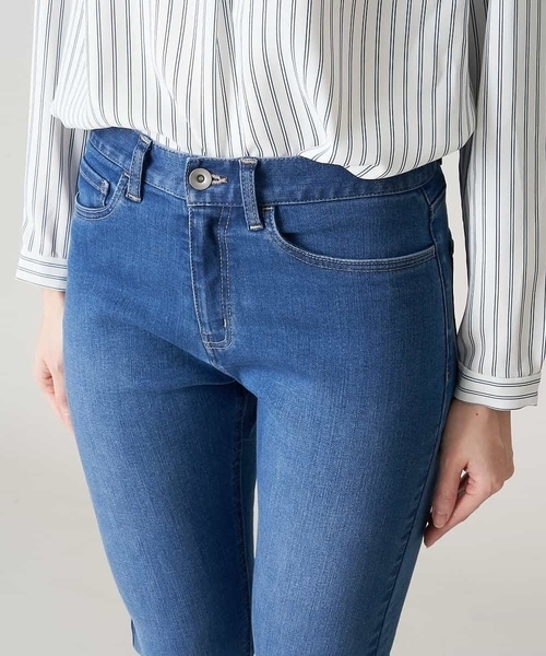 OFUON le MK(オフオンルエムケー)の「【洗濯機で洗える】ストレッチデニムパンツ(デニムパンツ・レディース・ライトグレー/ブルー・40/38/36)」の7枚目の写真