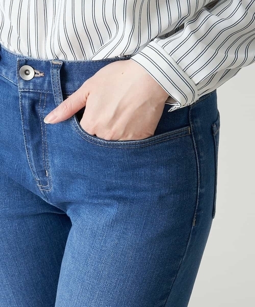 OFUON le MK(オフオンルエムケー)の「【洗濯機で洗える】ストレッチデニムパンツ(デニムパンツ・レディース・ライトグレー/ブルー・40/38/36)」の8枚目の写真