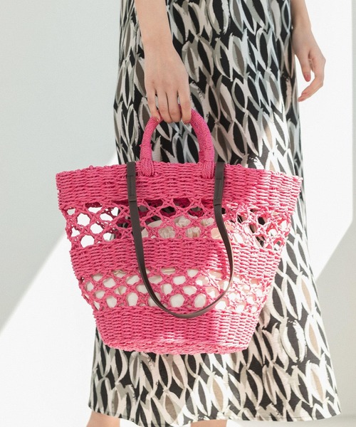 LEPSIM(レプシィム)の「ペーパースカシガラBAG 264296(トートバッグ・レディース・ベージュ/ピンク/ブラック・ONE SIZE)」の3枚目の写真