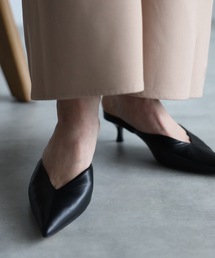 ポインテッドトゥミュール