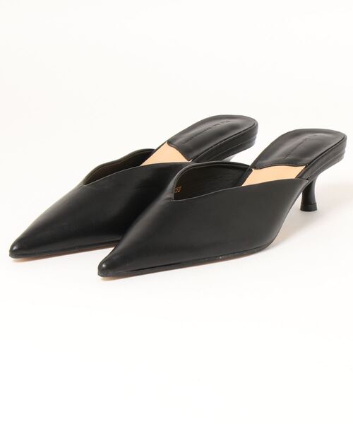 ap retro（アプレトロ）の「ポインテッドトゥミュール（パンプス・レディース・ホワイト/ブラック・LARGE/MEDIUM）」の6枚目の写真