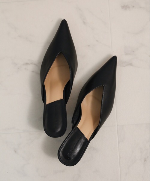 ap retro（アプレトロ）の「ポインテッドトゥミュール（パンプス・レディース・ホワイト/ブラック・LARGE/MEDIUM）」の16枚目の写真