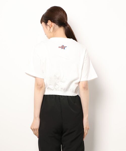 SPINNS(スピンズ)の「ウエストゴム入りフロントロゴショート丈半袖Tシャツ(Tシャツ/カットソー・レディース・オートミール/チャコール/ホワイト/ブラック×ブルー・ONESIZE)」の6枚目の写真