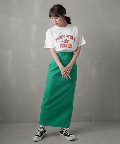 SPINNS(スピンズ)の「ウエストゴム入りフロントロゴショート丈半袖Tシャツ(Tシャツ/カットソー・レディース・オートミール/チャコール/ホワイト/ブラック×ブルー・ONESIZE)」の11枚目の写真