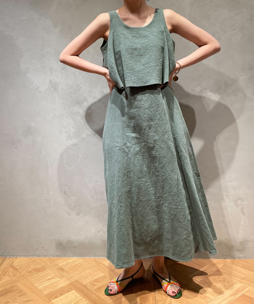 IENA LA BOUCLE（イエナラブークル）の「IENA LA BOUCLE C/ラミーキャンバスラッフルワンピース（ワンピース・レディース・ブラック/レッド/グリーン・FREE）」の5枚目の写真