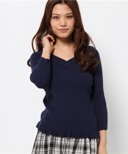 one after another NICE CLAUP（ワンアフターアナザーナイスクラップ）の「【ナイスクラップ】裾フリルＶネックリブニット（ニット/セーター・レディース・アイボリー/ラベンダー/ネイビー・FREE）」の2枚目の写真