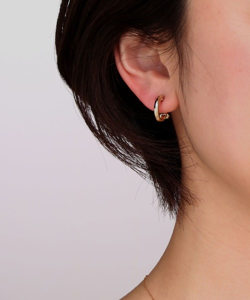Manon's Selection（マノンズセレクション）の「シンプルフープイヤリング2mm（イヤリング・レディース・ゴールド/シルバー・ONE SIZE）」の3枚目の写真