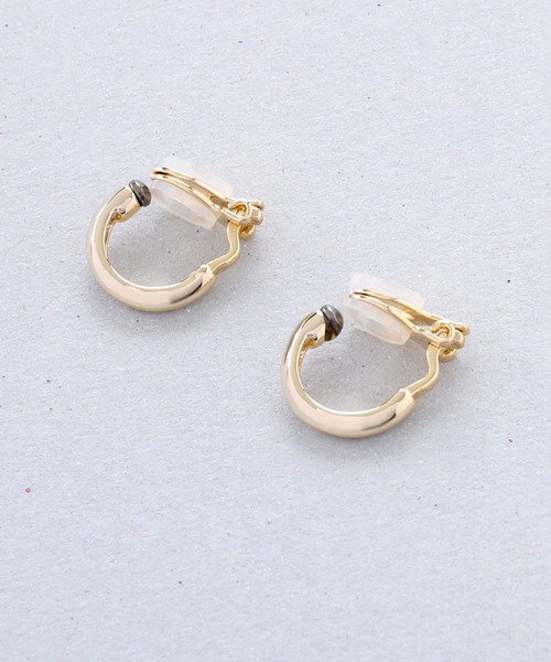 Manon's Selection（マノンズセレクション）の「シンプルフープイヤリング2mm（イヤリング・レディース・ゴールド/シルバー・ONE SIZE）」の7枚目の写真