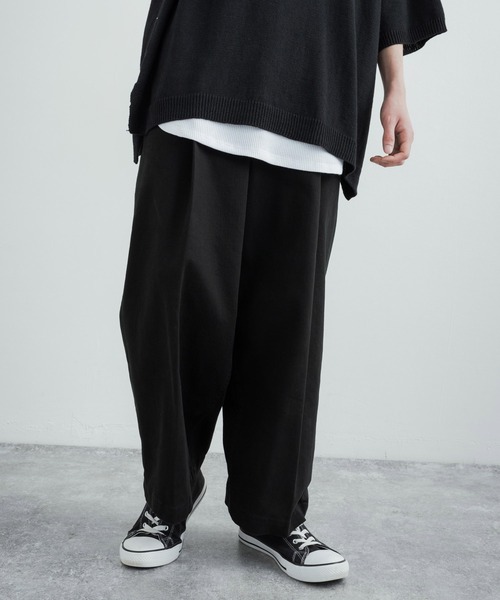 お買い得❗️ATTACHMENTコットンツイル1タックワイドパンツ パンツ