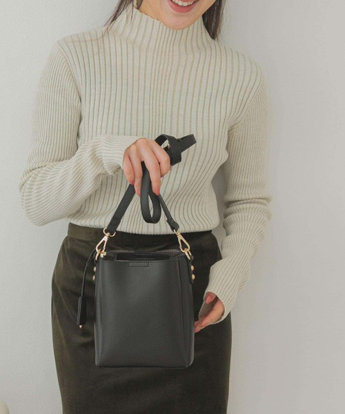 RODE SKO（ロデスコ）の「チャーム付ミニショルダーバッグ（ショルダーバッグ・レディース・ブラック/ベージュ/グレー/アイボリー/ライトグレー/ブラック系その他・ONE）」の3枚目の写真